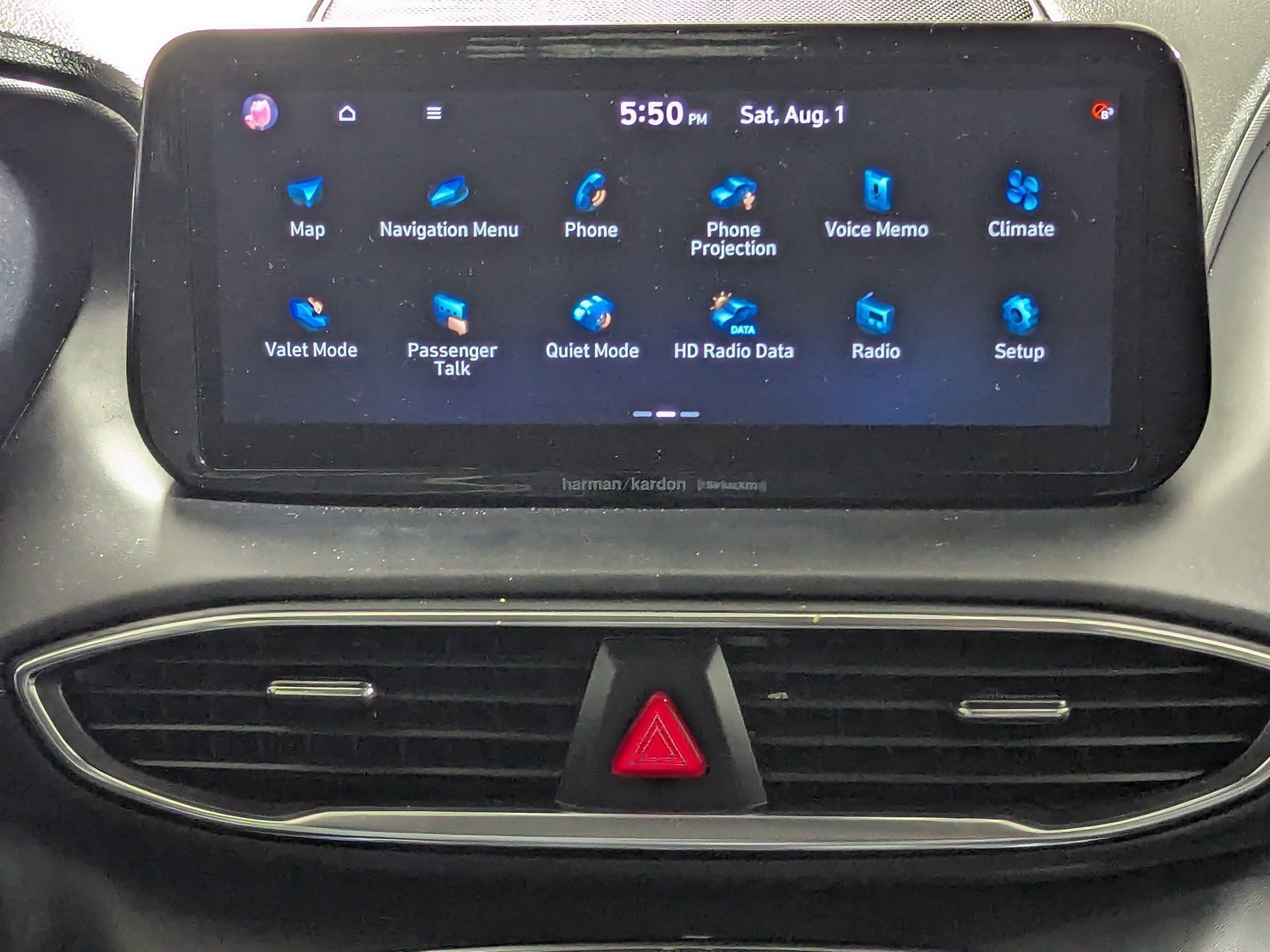 Used 2022 Hyundai Santa Fe SEL w/ Convenience + Premium Package FWD image 16