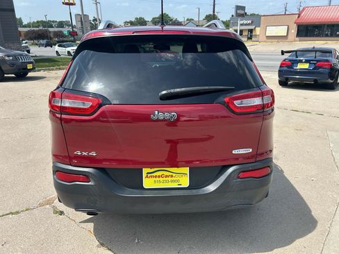 Used 2014 Jeep Cherokee Latitude w/ Cold Weather Group AWD/4WD image 4