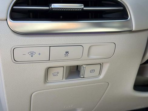 Used 2025 Hyundai Palisade Calligraphy image 23