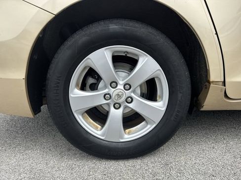 Used 2012 Toyota Sienna LE w/ Towing Pkg FWD image 31