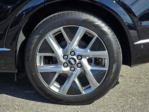 New 2026 Cadillac Optiq Luxury 1 RWD image 17