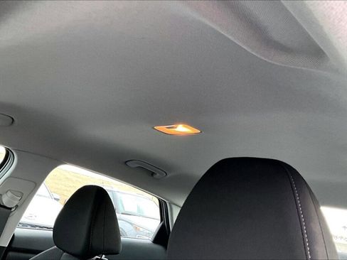 Certified 2024 Hyundai Elantra SE image 12