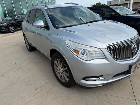Used 2016 Buick Enclave Convenience FWD image 2