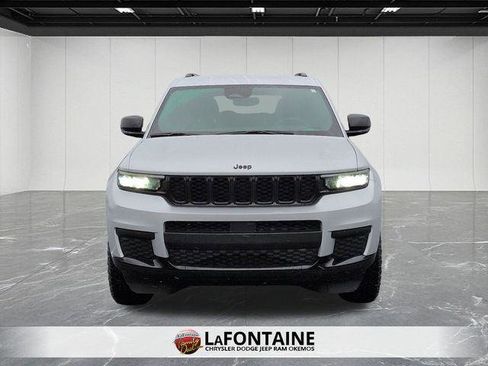 Certified 2024 Jeep Grand Cherokee L Altitude image 8