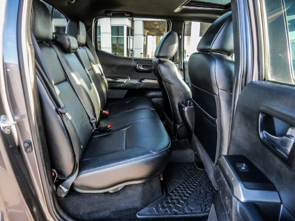 Used 2022 Toyota Tacoma TRD Pro AWD/4WD image 25