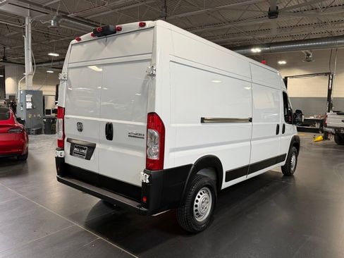 Used 2024 RAM ProMaster 2500 w/ Convenience Group FWD image 7