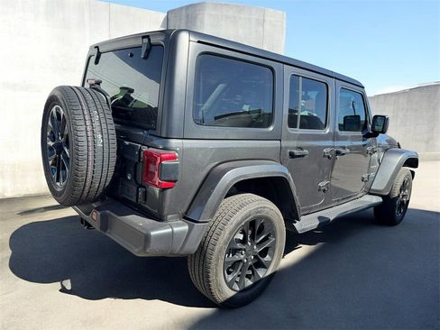 Used 2023 Jeep Wrangler Unlimited Sahara w/ Cold Weather Group image 4