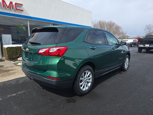Used 2019 Chevrolet Equinox LS w/ LS Convenience Package image 3