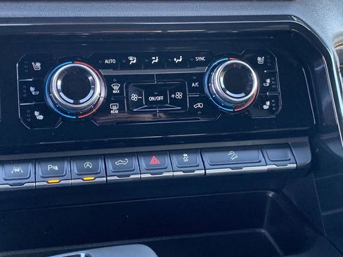 Used 2023 GMC Sierra 1500 AT4 w/ AT4 Preferred Package image 27