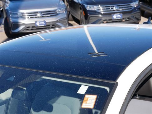 Certified 2025 Volkswagen Jetta SE image 11