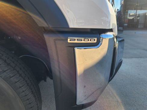 New 2026 GMC Sierra 2500 Pro w/ Convenience Package image 12