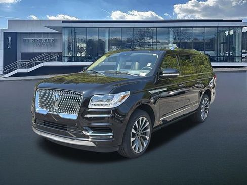 Used 2021 Lincoln Navigator L Reserve w/ Luxury Package AWD/4WD image 3