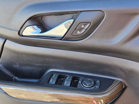 Used 2023 GMC Acadia SLE w/ Driver Convenience Package FWD image 32