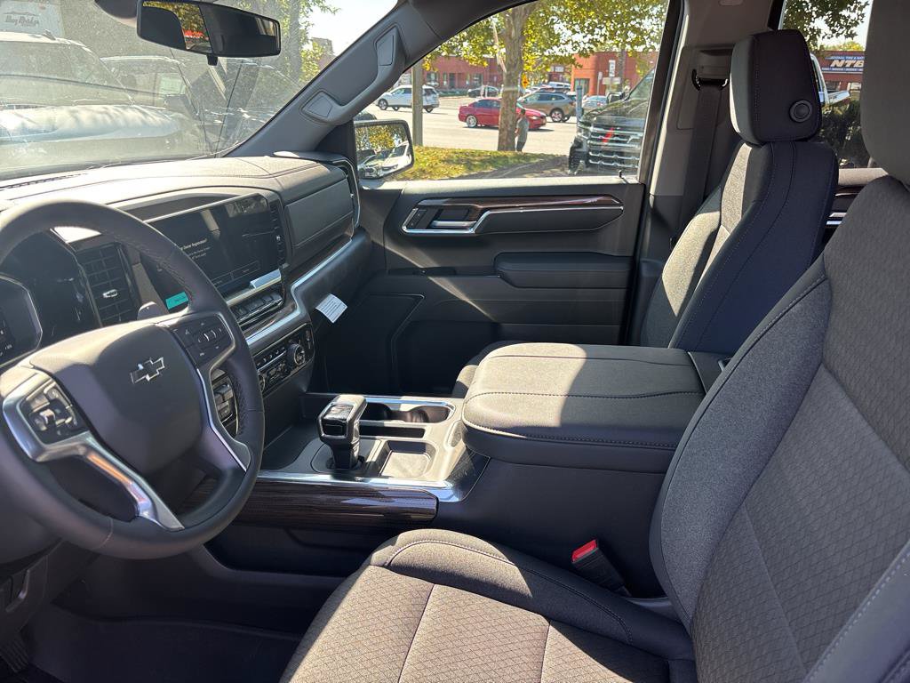 New 2026 Chevrolet Silverado 1500 RST w/ Dark Appearance Package AWD/4WD image 20