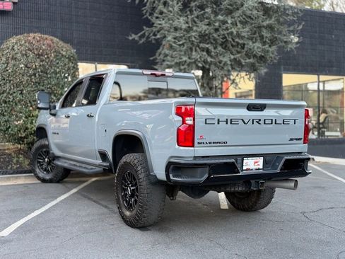 Used 2024 Chevrolet Silverado 2500 ZR2 w/ Technology Package image 19