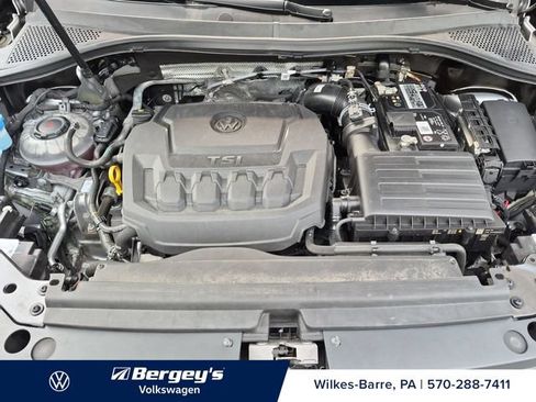 Certified 2022 Volkswagen Tiguan SE R-Line AWD/4WD image 30