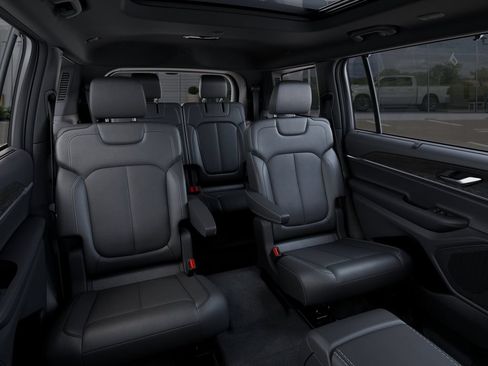 New 2025 Jeep Grand Cherokee L Limited w/ Luxury Tech Group II AWD/4WD image 16