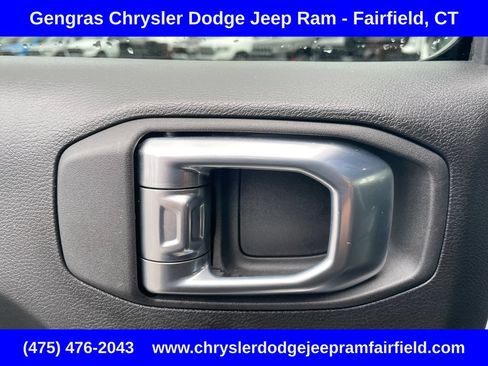 Used 2024 Jeep Wrangler Unlimited AWD/4WD image 39