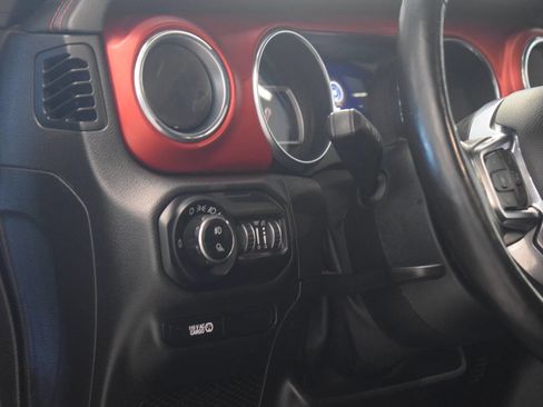 Used 2020 Jeep Gladiator Rubicon image 39