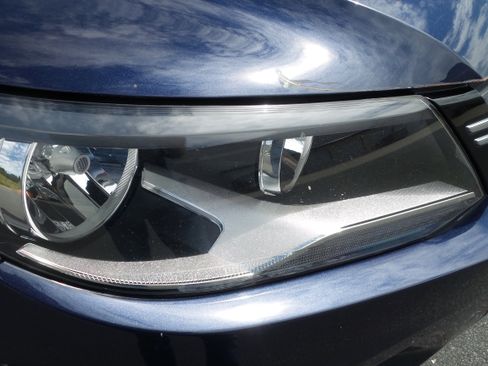 Used 2015 Volkswagen Tiguan SEL FWD image 32