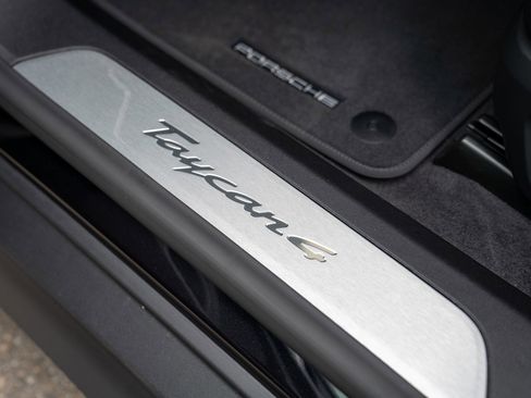 Certified 2025 Porsche Taycan AWD/4WD image 11