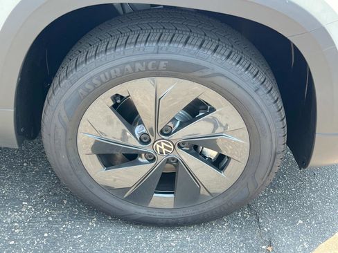 New 2025 Volkswagen Taos S image 26