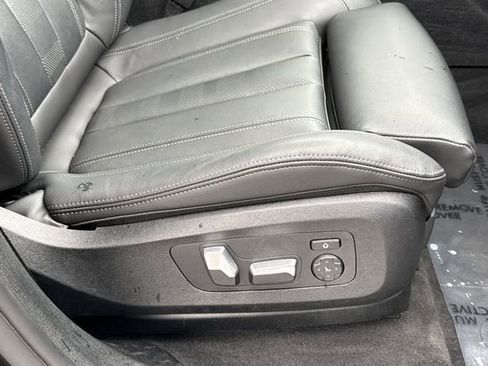 Used 2022 BMW X6 xDrive40i w/ M Sport Package image 23