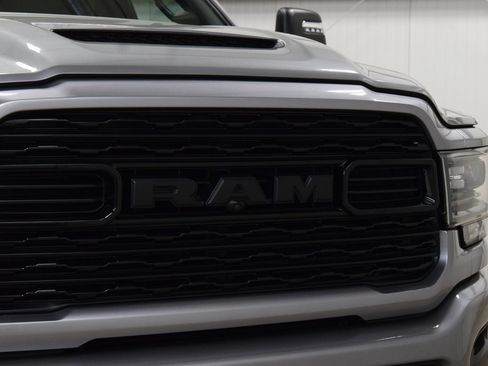 Used 2023 RAM 2500 Limited image 11