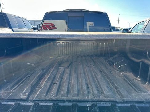 Used 2019 Nissan Titan SV RWD image 5