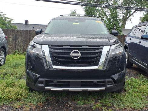 Used 2023 Nissan Pathfinder Platinum AWD/4WD image 2