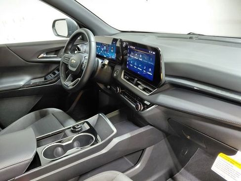 Used 2026 Chevrolet Equinox LT AWD/4WD image 22
