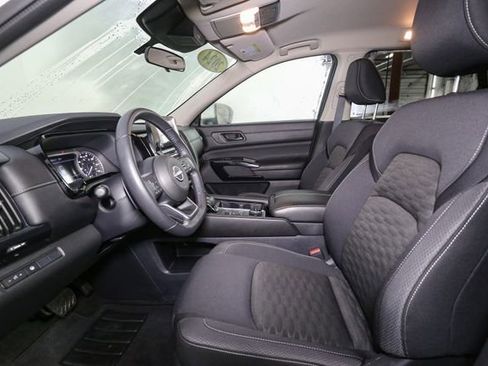 Used 2024 Nissan Pathfinder SV image 36