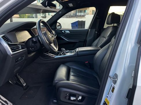 Used 2020 BMW X7 M50i w/ Executive Package image 15