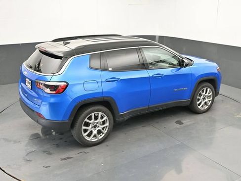 Used 2025 Jeep Compass Limited AWD/4WD image 37