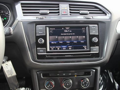 Used 2020 Volkswagen Tiguan S image 4