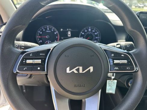 Certified 2024 Kia Forte LXS w/ LXS Technology Package image 18