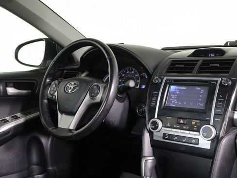 Used 2013 Toyota Camry SE w/ Leather Pkg FWD image 30
