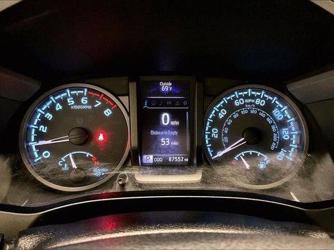 Used 2019 Toyota Tacoma TRD Off-Road AWD/4WD image 14