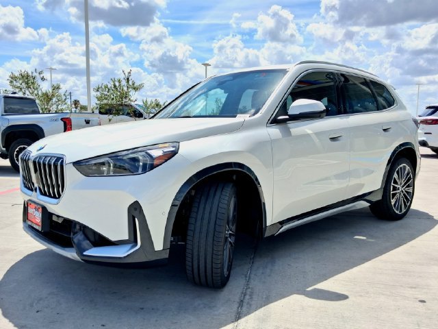 New 2027 BMW X1 xDrive28i w/ Technology Package AWD/4WD image 3