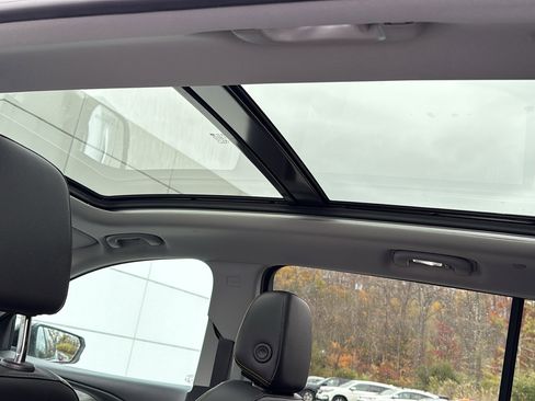 Certified 2021 GMC Terrain SLT w/ Infotainment Package II image 29