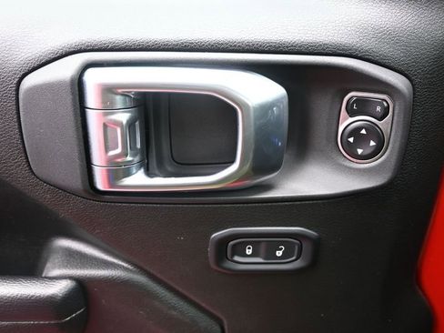 Used 2024 Jeep Wrangler Unlimited Rubicon 4xe AWD/4WD image 17