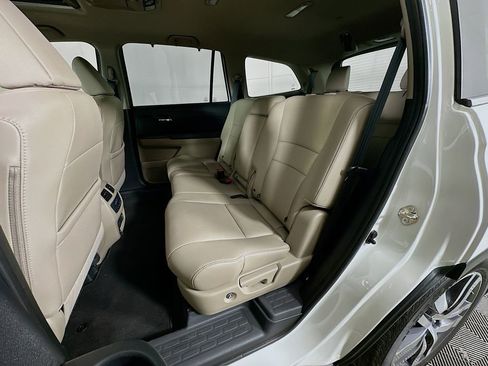 Used 2018 Honda Pilot Touring image 30
