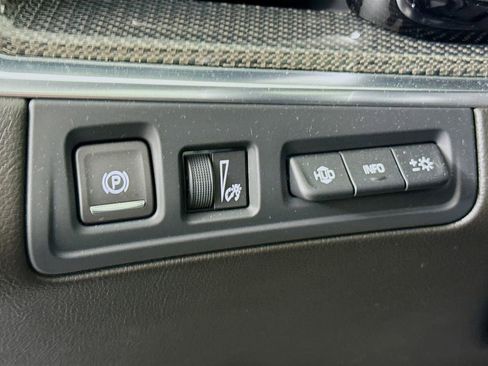 Certified 2023 Cadillac XT5 Sportv w/ Technology Package image 10