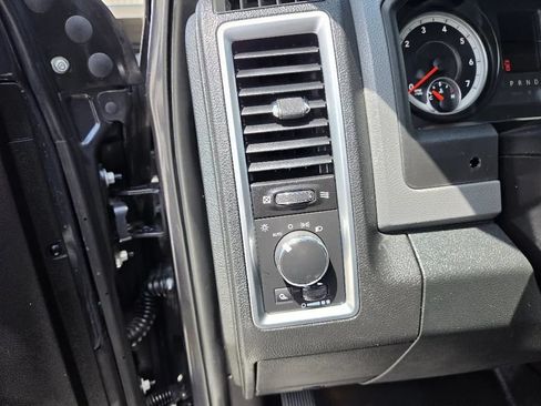 Used 2015 RAM 1500 Classic SLT RWD image 26