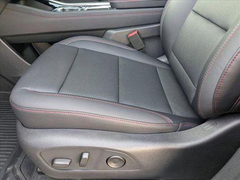 New 2026 Chevrolet Traverse Z71 w/ Enhanced Driving Package image 4