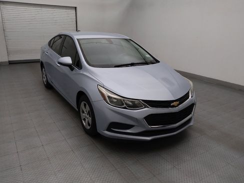Used 2018 Chevrolet Cruze LS FWD image 13