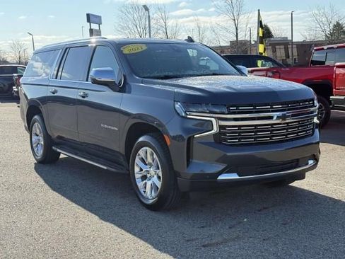 Used 2021 Chevrolet Suburban Premier w/ Premium Package image 4