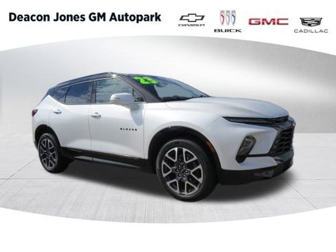 Certified 2023 Chevrolet Blazer RS w/ Driver Confidence II Package image 1