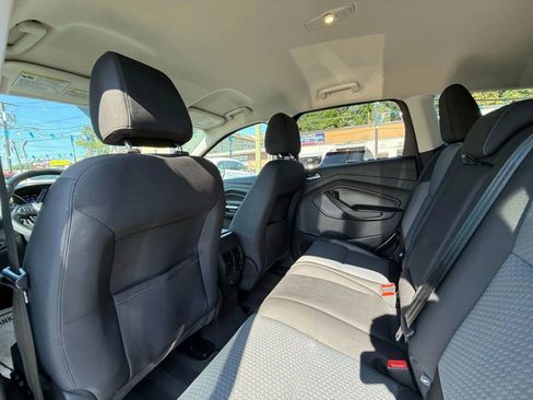 Used 2017 Ford Escape SE image 47