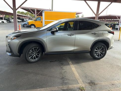 Used 2024 Lexus NX 250 FWD image 4